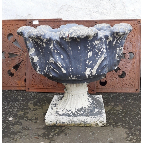 397 - A 2 piece planter with lovely patina - show your spring plants to their best advantage, stands 40cm ... 