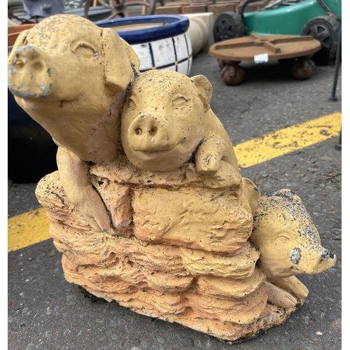 410 - UNUSUAL! THREE LITTLE PIGGIES WENT TO MARKET!
A lovely wee 3 little pigs garden or patio ornament, t... 