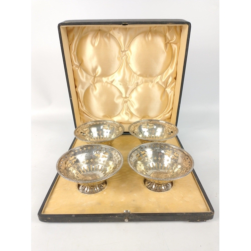 70 - A boxed set of silver hallmarked (Sheffield 1932) bonbon dishes by Walker & Hall, weight 240g#81... 