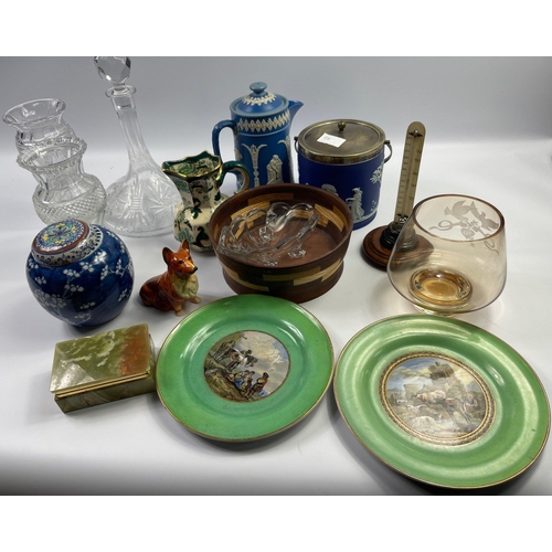 129 - A large mixed box of vintage and antique ceramics to include MASONS Chartreuse patterned jug, a nice... 