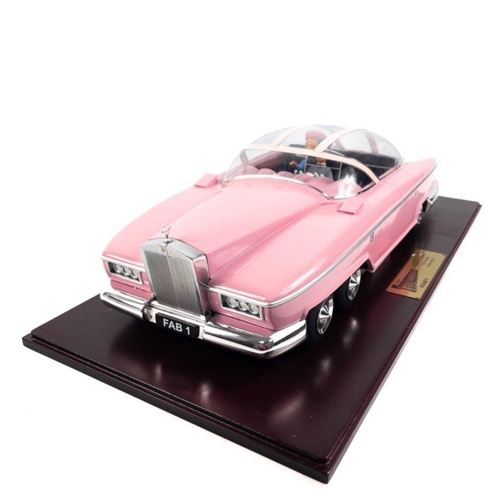 257 - VERY RARE: VERY LARGE SUPERMARIONATION FAB 1 pink ROLLS ROYCE Adult Collectors Model (this is not a ... 