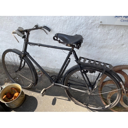 343 - WHOOSH!! A large c1937 HERCULES gents bike - requires tlc tyres blown-up etc but WHAT A FAB DECORATI... 