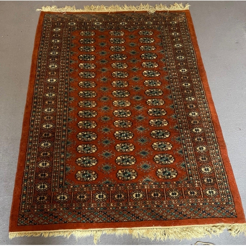 413 - A nice PERSIAN style rug dimensions 6ft x 4ft approx#390