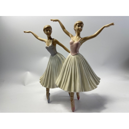 301 - SUBSTANTIAL AND QUITE STUNNING! TWO BALLERINAS 'standing en pointe' figurine - by THE LEONARDO COLLE... 