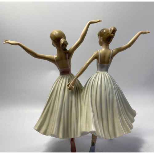 301 - SUBSTANTIAL AND QUITE STUNNING! TWO BALLERINAS 'standing en pointe' figurine - by THE LEONARDO COLLE... 