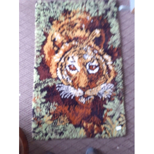 23 - A BEAUTIFUL handmade woollen rug depicting a large faced TIGER - width 77cm x height 1205cm approx -... 