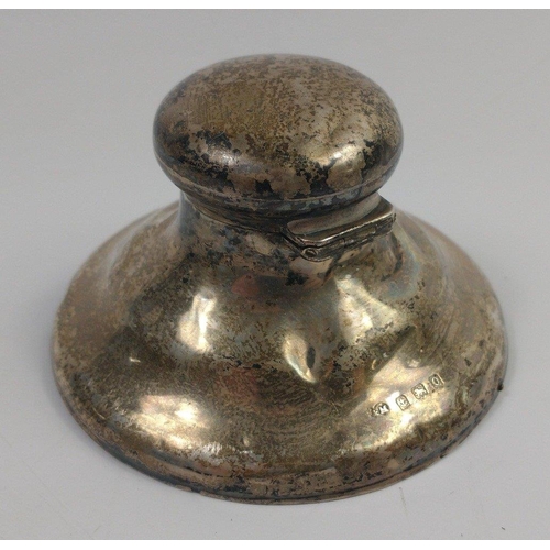 160 - A weighted silver inkwell, hallmarked Birmingham 1913, base diameter 7.5cm approx, gross weight 85.7... 