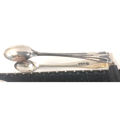 187 - A boxed cheese knife, gross weight 35g approx (20cm approx) with silver hallmarked handle, Sheffield... 