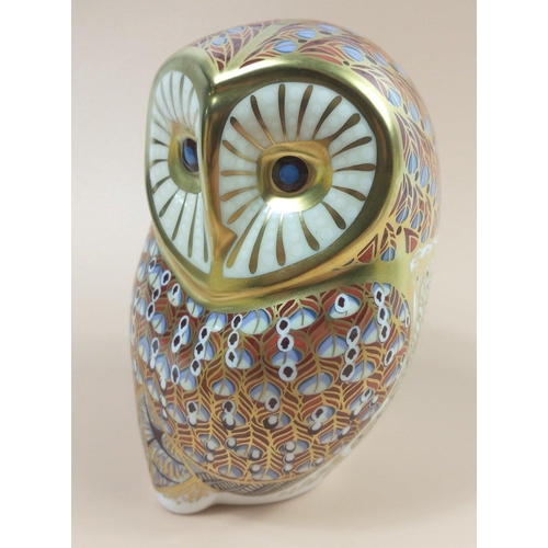 251 - A ROYAL CROWN DERBY barn owl paperweight from 1997 with gold stopper, no damage 12cm tall approx#251... 