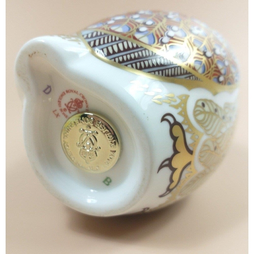 251 - A ROYAL CROWN DERBY barn owl paperweight from 1997 with gold stopper, no damage 12cm tall approx#251... 