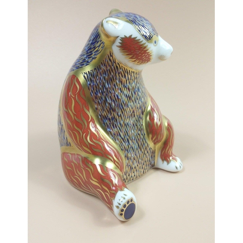 252 - A ROYAL CROWN DERBY honey bear paperweight with gold stopper, no damage 11cm tall approx#252