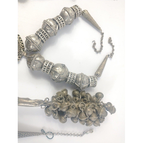 46 - Lovely little lot of Middle Eastern white metal Bedouin style jewellery from the Yemen.  Comprises s... 