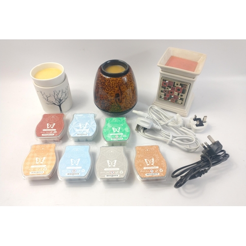 707 - Think Secret Santa - SCENTSY WAX MELTS - three electric wax melters plus 7 packs of wax blocks of di... 