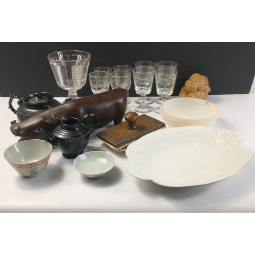 711 - A mixed box to include a small jet teapot and milk jug (chip to spout of jug), 2 sets of four crysta... 