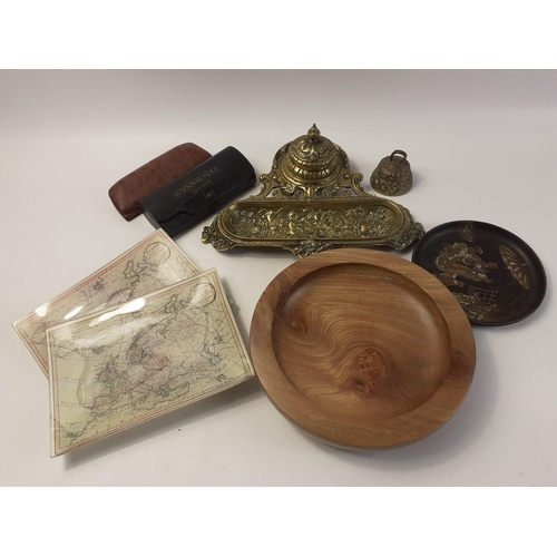 721 - A small lot of assorted Bric A Brac to include a brass Indian style ink well and desk tray, a small ... 