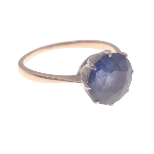 9 - LARGE Sapphire set ring hallmark indistinct yellow metal - sapphire measures 8mm diameter x 4mm dept... 