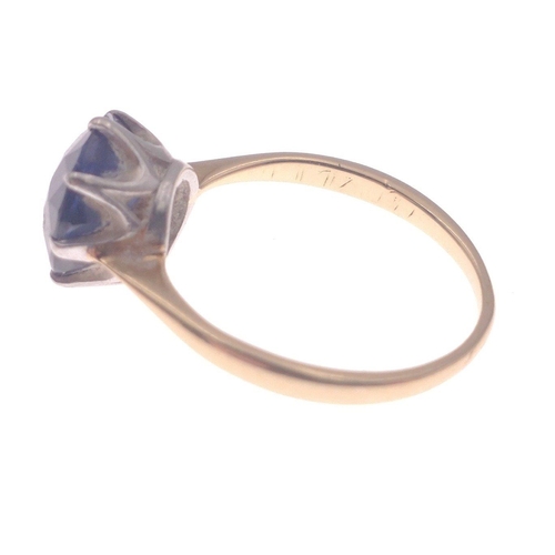 9 - LARGE Sapphire set ring hallmark indistinct yellow metal - sapphire measures 8mm diameter x 4mm dept... 