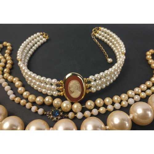 91 - A glorious bundle of faux pearl necklaces and chokers - would add a warm tone to a Christmas tree#91... 