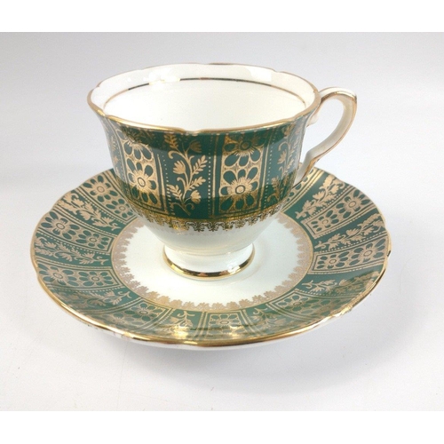 230 - A beautiful ROYAL STAFFORD CHARTREUSE bone china six piece tea cup and saucer set in a lovely displa... 