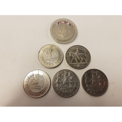 55 - UNITED KINGDOM COINAGE.  A nice little collection of five £5 Pound coins with a Falkland Islands 200... 