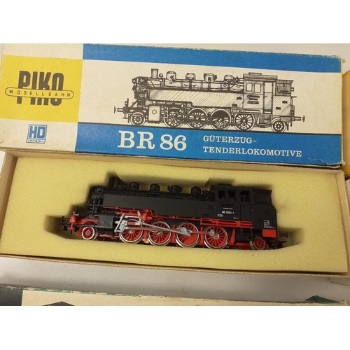 157 - A super desirable lot of 4 German built HO model railway locomotives, includes PIKO BR86 Locomotives... 