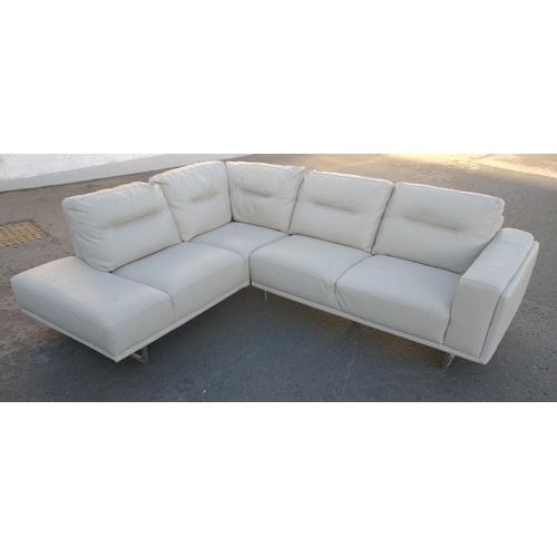 344 - A rather lovely contemporary L shaped two piece sofa ensemble in cream hide/leather.  Would benefit ... 