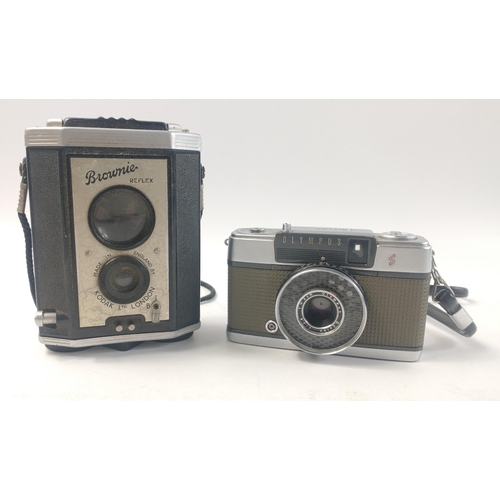 374 - A collectable OLYMPUS PEN-EE 480153 35mm half frame camera with strap (takes a 127mm film) and a BRO... 