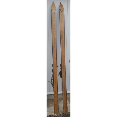 505 - A pair of vintage wooden skis with leather bindings made by GRESVIG of Oslo approx 200cm long#528... 