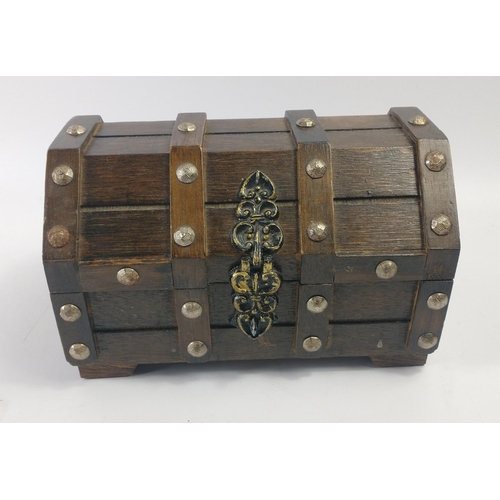 334 - A vintage wooden pirate style chest jewellery box with removable shelf 19x13x12cm approx#71