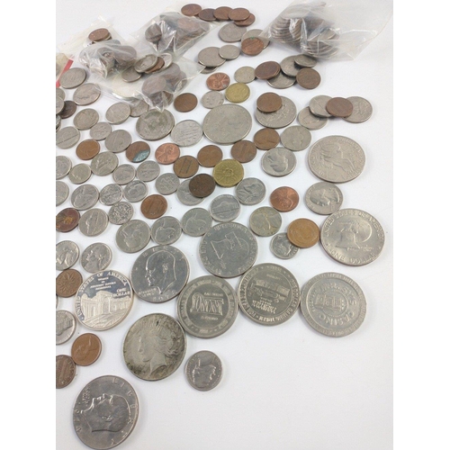 205 - A mixed lot of North American coinage.  Includes some Canadian however mostly lower value UNITED STA... 