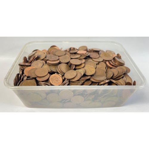 308 - Take care of the pennies (or halfpennies in this case) and wish for a fortune with approx 2.7kg of w... 