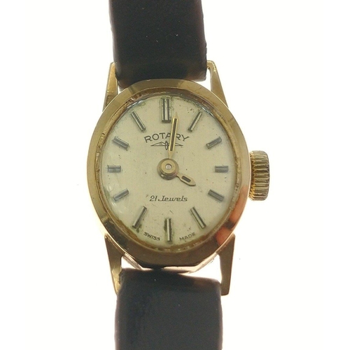 398 - A 375 stamped yellow gold ROLCO circular faced watch with yellow metal stretch strap, gross weight 1... 