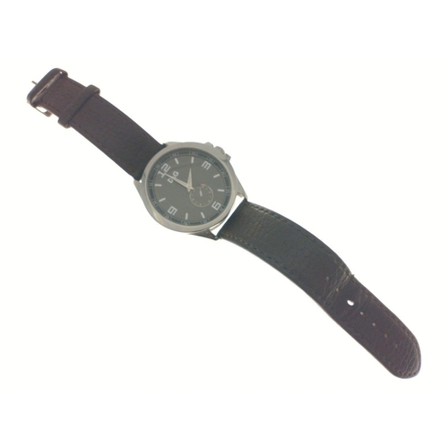 409 - D&G wrist watch with leather strap, face measures approx 4cm dia#43