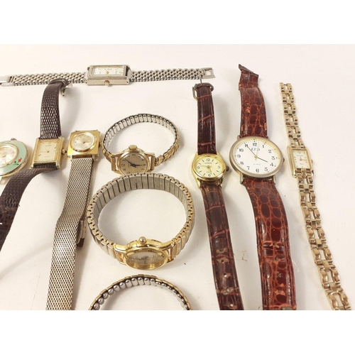 422 - A collection of ladies fashion watches, 17 in all#57