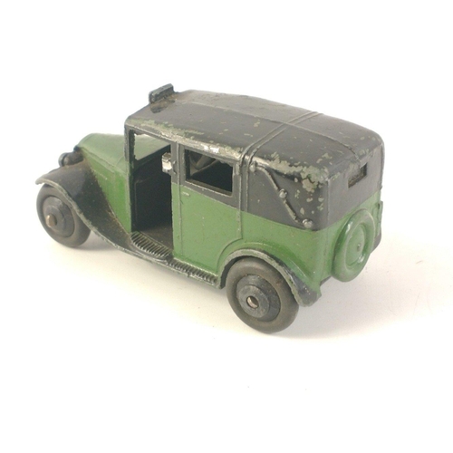 546 - DINKY 36g Taxi with Driver, Post War, 1947-1950 original in very good condition complete with cabbie... 