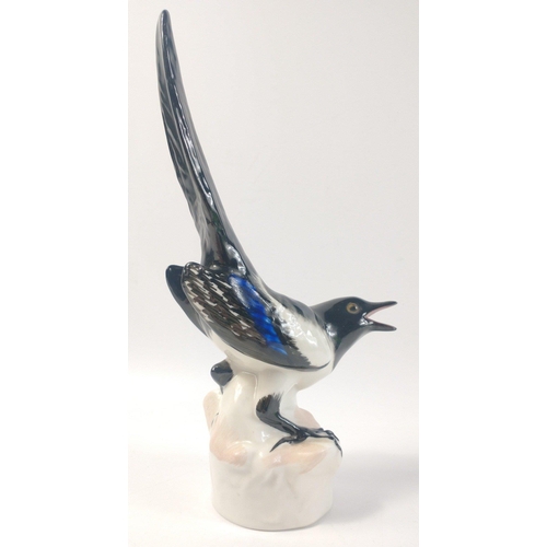 640 - A vintage USSR LOMONOSOV magpie figurine standing 25cm tall#281