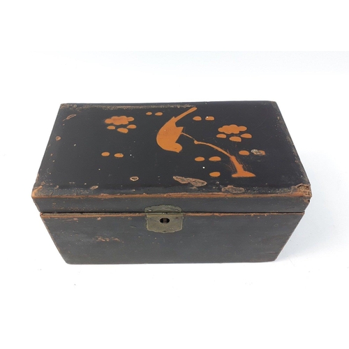 675 - A small ORIENTAL lacquered tea caddy (without liners)  with a nice brass escutcheon lock facing (no ... 