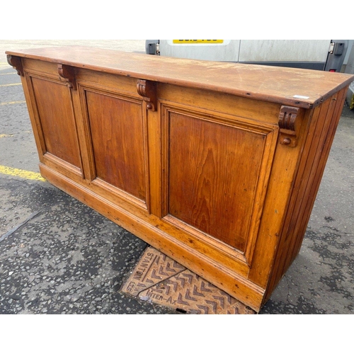 833 - FABULOUS!!
A VICTORIAN kitchen or workshop bench with 4 drawers - dimensions 185cm x 55cm depth x 92... 