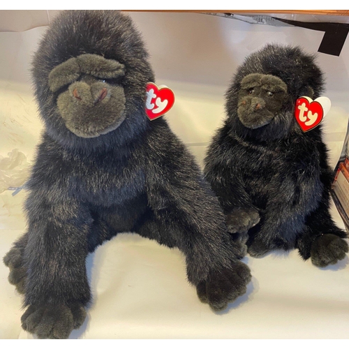 136 - Two TY 1989 Gorillas Big George 45cm tall and Little George 34cm tall in good condition and have bee... 