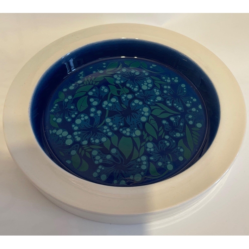182 - RETRO! A collectible CARLTONWARE ornamental shallow bowl - dimension 21.5cm diameter - in very good ... 