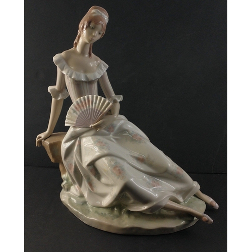 185 - A stonking LLADRO figurine of a lady with fan, stands 36cm tall, no visible damage#188