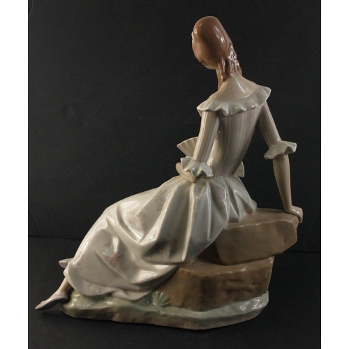 185 - A stonking LLADRO figurine of a lady with fan, stands 36cm tall, no visible damage#188