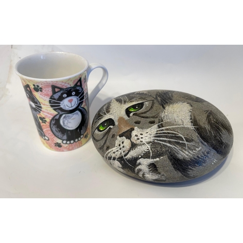 200 - MEEOWW! - a handpainted heavy stone with a curled up pussycat with green-envy eyes! - dimensions 15c... 