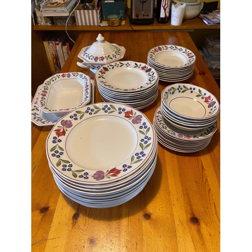 201 - An ADAMS Old Colonial dinner service with a lidded tureen and meat platter and open vegetable dish e... 