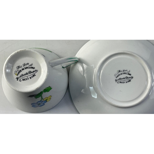 202 - An Art Deco style HEATHCOTE bone china tea service in 'The Lea' pattern, comprising 5 cups, 6 saucer... 