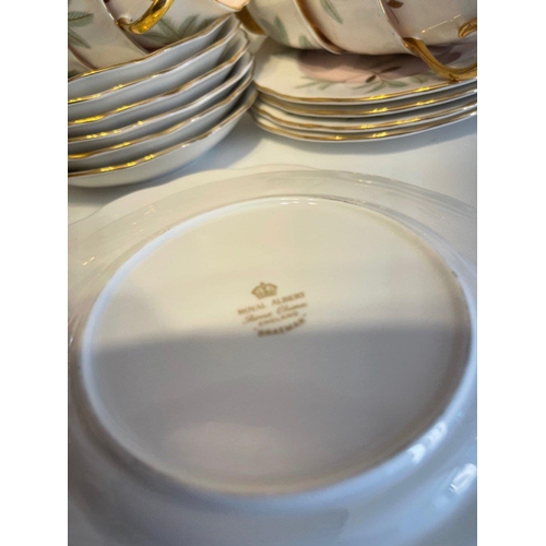 215 - A ROYAL ALBERT teaset BRAEMAR pattern 6 cup 6 saucer 6 sideplate#219