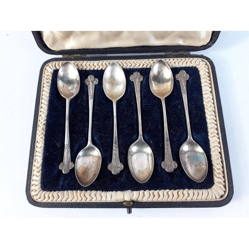 77 - A lovely set of six cased Solid Silver teaspoons with Prince of Wales feather finials, hallmarked Sh... 