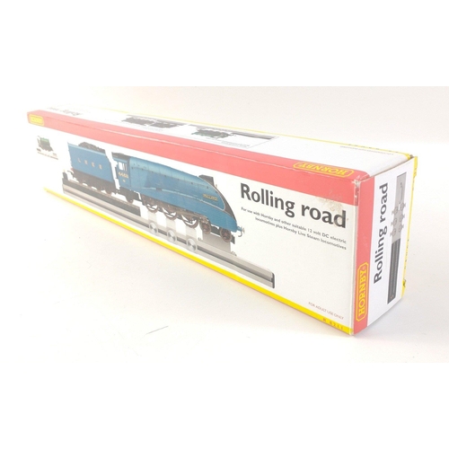 279 - HORNBY R8211 Rolling Road.  Boxed, may have been previously run but well cared for, appears complete... 