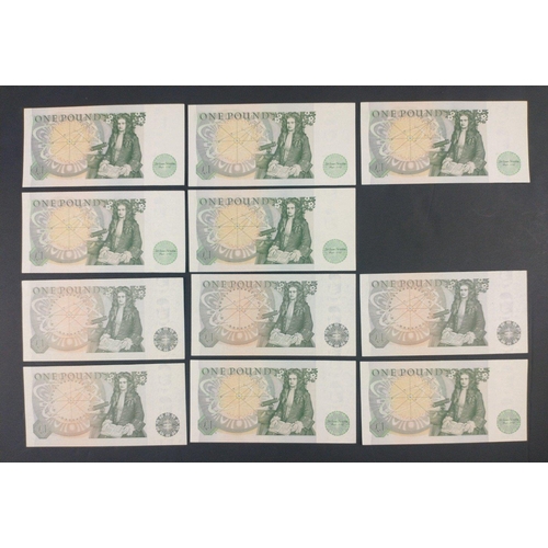 4 - Bank of England Jo Page / Somerset One Pound banknotes.  A lot of part sequences including a split s... 