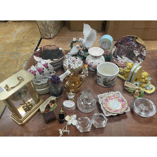 133 - A collection of ornaments to include BABY GUNDY NURSERY bookends with a collection of WEDGWOOD from ... 